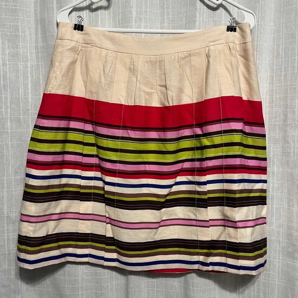 Loft skirt, size 8 new with tag,